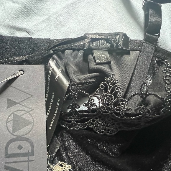 Dollskill Widow Dark Morphine Eyes Velvet Bra Bralette Crop Top Black NWT - Picture 7 of 7